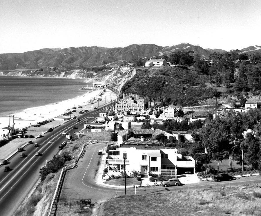 Santa Monica Canyon 1945.jpg